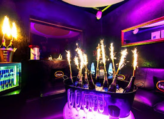 hungary/kunsag/nightclub/peaches-and-cream-club