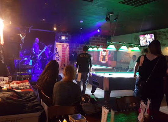 oklahoma/norman/nightclub/red-brick-bar