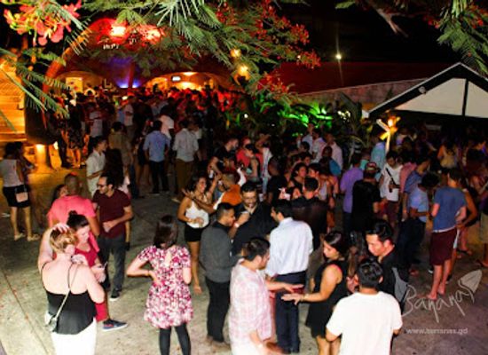grenada/saint-george/nightclub/bananas-grenada