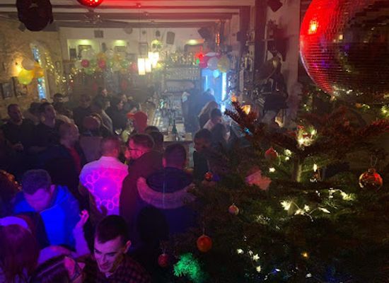 hungary/keszthely/nightclub/anizs-cafe-pub