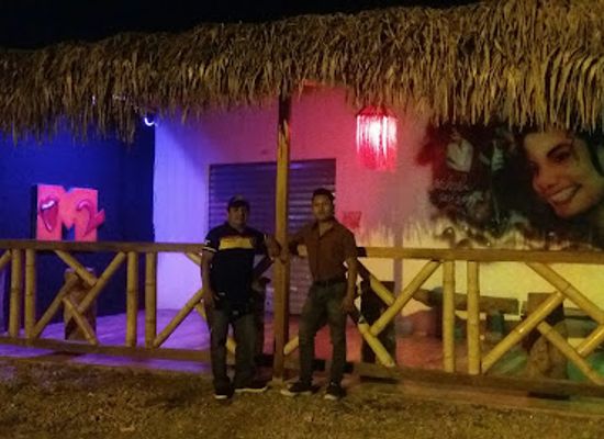 ecuador/salinas/nightclub/m2-retro-discotech