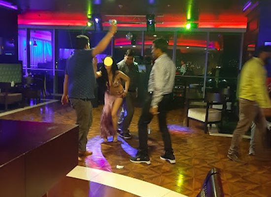 azerbaijan/talysh-mountains/nightclub/bollywood-pub