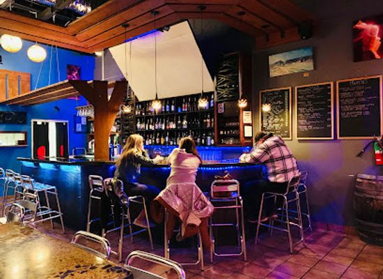 arizona/lake-powell/nightclub/blue-bar-wine