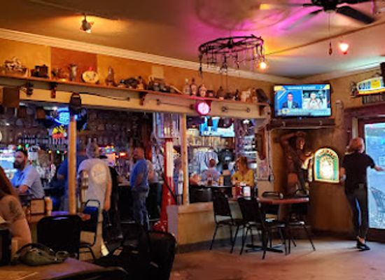 alabama/daphne/nightclub/manci-s-antique-club