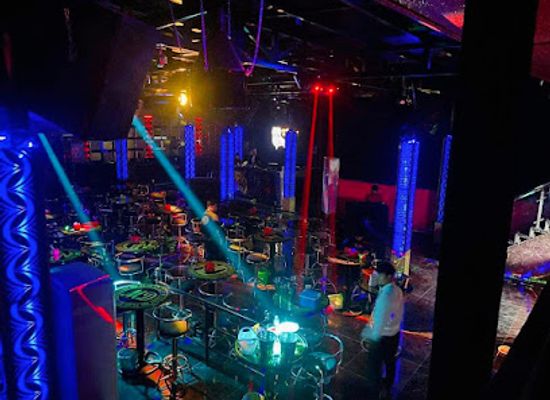 cambodia/phnom-penh/chamkar-mon/nightclub/md-club-pub