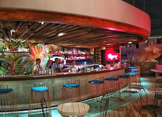 philippines/boracay/nightclub/prisma
