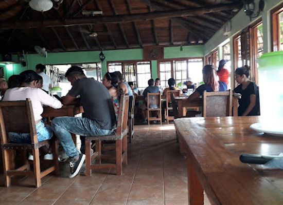 panama/pedasi/nightclub/restaurante-isla-iguana