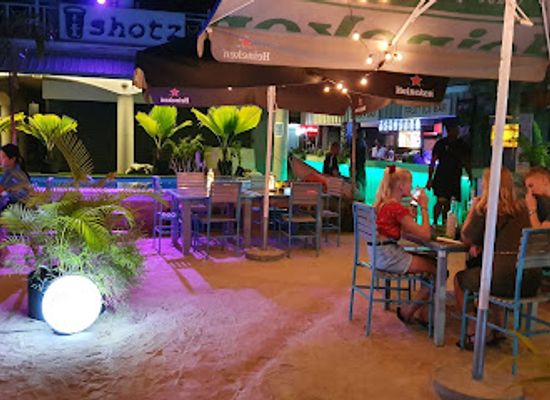 mauritius/rodrigues/nightclub/shotz