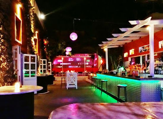 greece/santorini/imerovigli/nightclub/mamounia