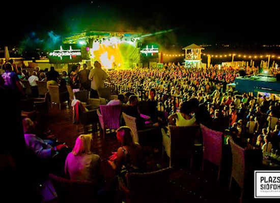 hungary/balaton-uplands/nightclub/plazs-siofok