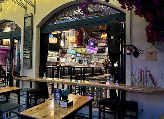 bulgaria/sredna-gora/nightclub/emu-fun-bar