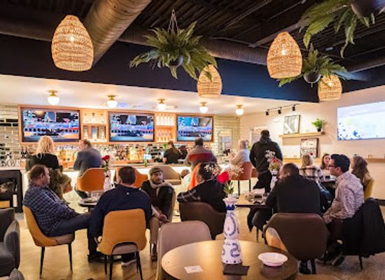 illinois/schaumburg/nightclub/shuffle-s-east-the-ultimate-sports-gaming-bar