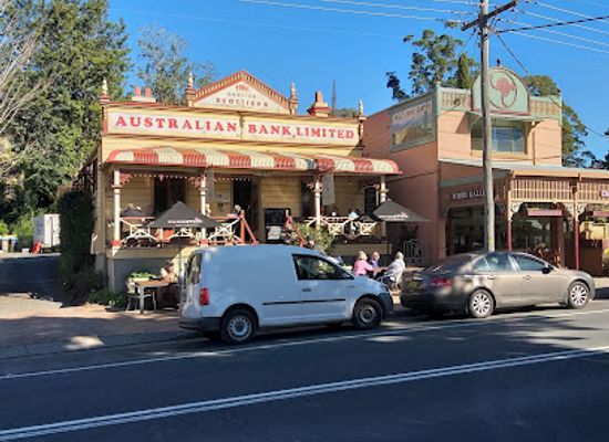 australia/central-highlands/nightclub/the-friendly-inn-hotel
