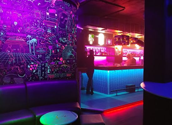 canada/quebec/nightclub/midnight-blue-discotheque