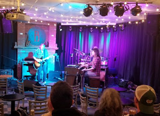 canada/okanagan/nightclub/the-busholme