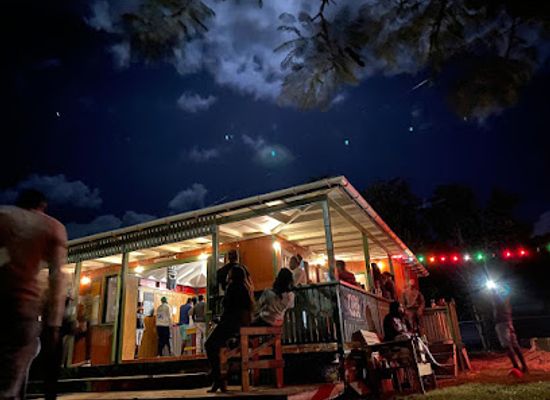 antigua-and-barbuda/nelson-s-dockyard/nightclub/garrot-blacks-bar-lounge