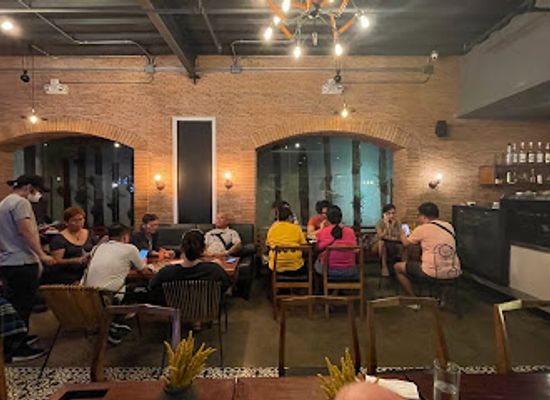 philippines/vigan/nightclub/1995-studio-cafe