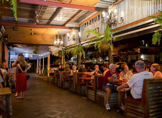 australia/daintree-rainforest/nightclub/ironbar