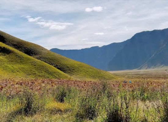 indonesia/mount-bromo/nightclub/teletubbies-hill-bromo