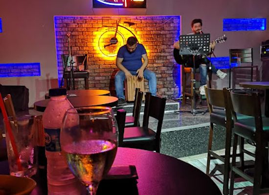 turkiye/trabzon/akcaabat/nightclub/sahne-bar