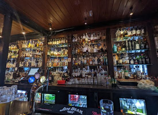 iceland/highlands/nightclub/dillon-whiskey-bar