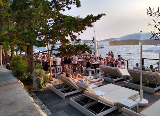 croatia/dalmatia/nightclub/hula-hula-hvar-beach-bar-restaurant