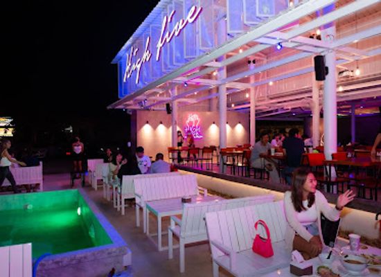 thailand/chumphon/nightclub/high-five-bar-bistro