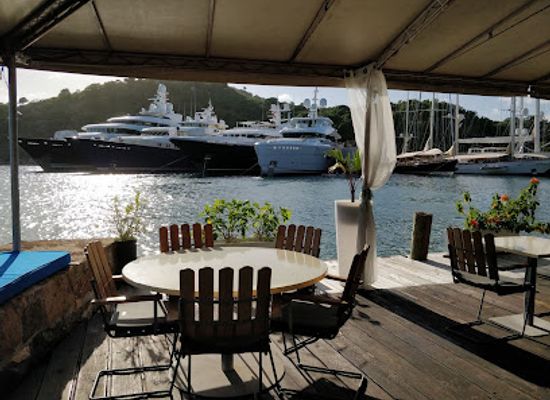 antigua-and-barbuda/nelson-s-dockyard/nightclub/the-galley-bar