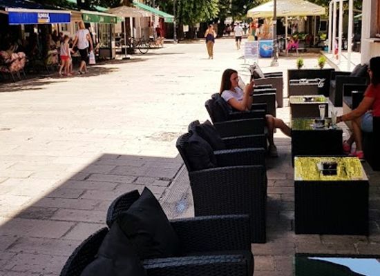 montenegro/cetinje/nightclub/iris