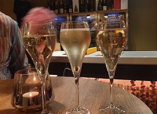 sweden/halland/bar/a-little-party