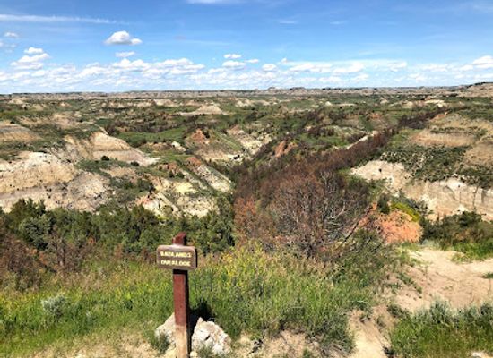 north-dakota/badlands/nightclub/badlands-overlook