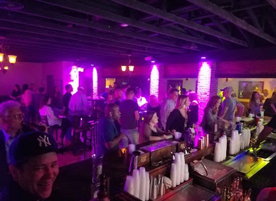 tennessee/sequatchie-valley/nightclub/reagan-s-retro-bar