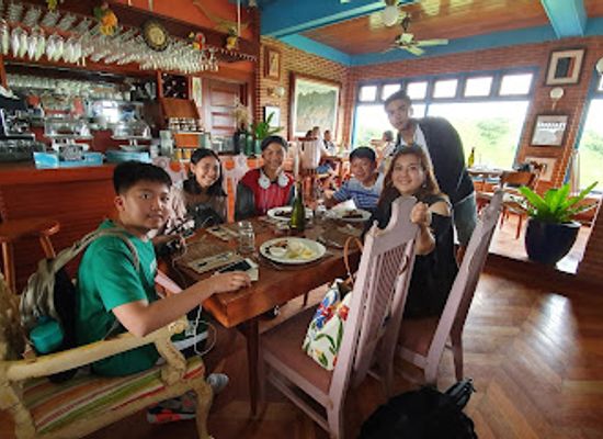 philippines/batanes/nightclub/cafe-du-tukon