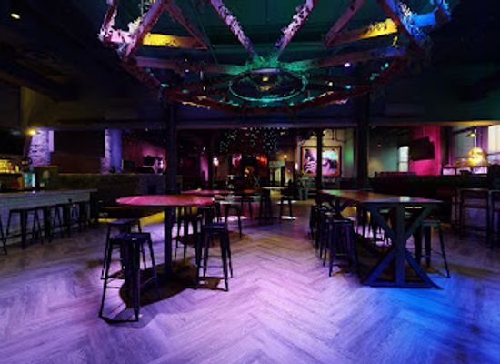 ohio/western-reserve/nightclub/the-ivy