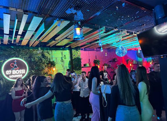 albania/patos/nightclub/07bossilounge