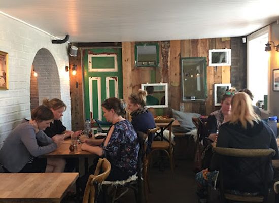 iceland/hveragerdi-area/nightclub/skyrgeroin-restaurant