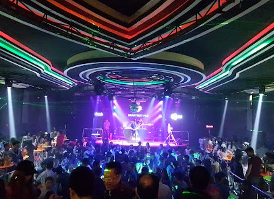 laos/vang-vieng/nightclub/heart-beat-club