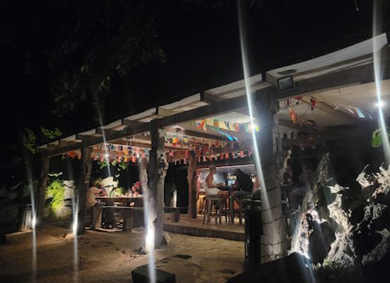 saint-vincent-and-the-grenadines/saint-patrick/nightclub/scruffy-s-bar