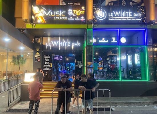 singapore/clementi/nightclub/le-white-bar