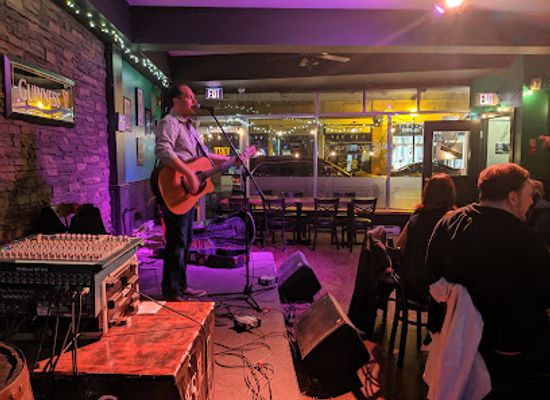 canada/avalon-peninsula/nightclub/erins-pub