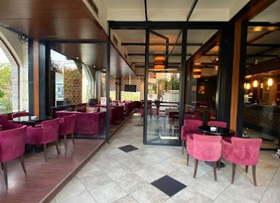albania/berat/nightclub/the-king-club