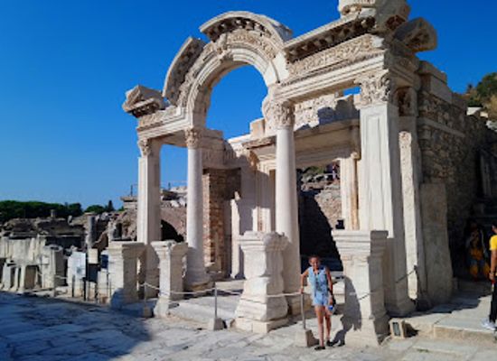 turkiye/ionia/nightclub/jade-beach-club