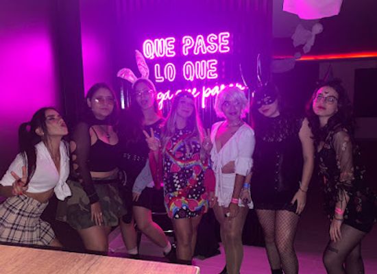 ecuador/pacific-coast/nightclub/navari-lounge-club