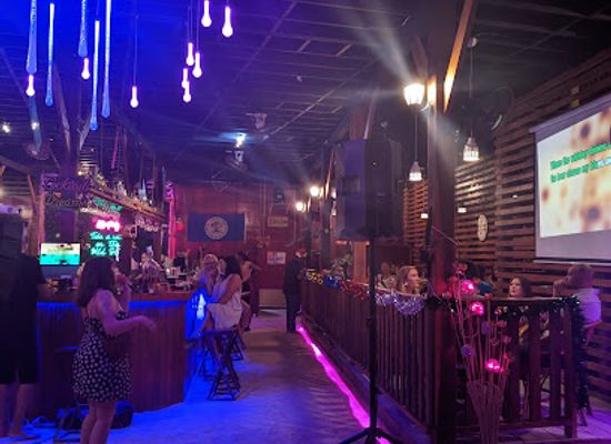 belize/caye-caulker/nightclub/enjoy-lounge-restaurant
