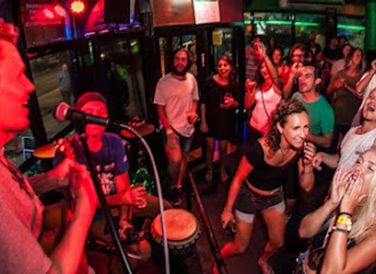 australia/the-whitsundays/nightclub/paddy-s-shenanigans-irish-bar