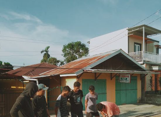 indonesia/maluku/nightclub/granat-moeslim