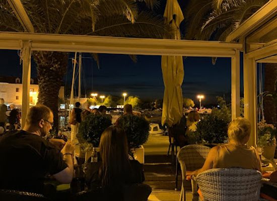croatia/brac-island/nightclub/caffe-bar-galeb