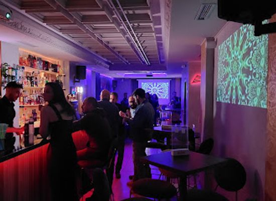 spain/barcelona/eixample/nightclub/telephone-night-bar
