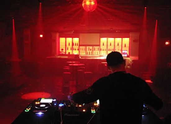 minnesota/big-woods/nightclub/bar-fly