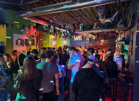 latvia/riga/central-district/nightclub/greenwood-bar